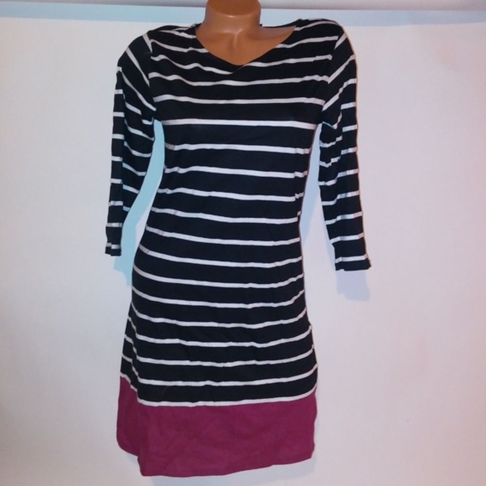 Basic Editions Dress - Picture 2 of 5